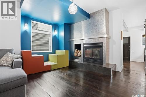 316 E Avenue N, Saskatoon, SK - Indoor Photo Showing Living Room With Fireplace