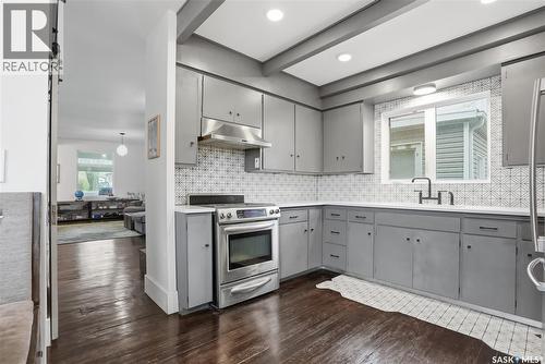 316 E Avenue N, Saskatoon, SK - Indoor Photo Showing Kitchen With Upgraded Kitchen