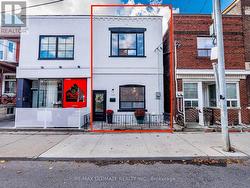 918 OSSINGTON AVENUE Toronto, ON M6G 3V1