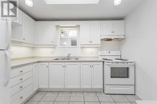 Main - 51 Boulder Crescent, Guelph, ON - Indoor Photo Showing Kitchen With Double Sink