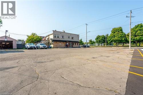 1490 Barton Street E, Hamilton, ON 