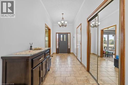 140 Solomon Crescent, Hamilton, ON - Indoor Photo Showing Other Room