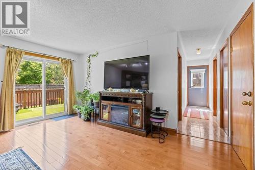 140 Solomon Crescent, Hamilton, ON - Indoor
