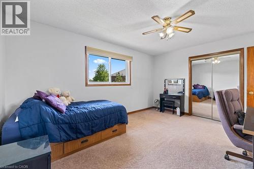 140 Solomon Crescent, Hamilton, ON - Indoor Photo Showing Bedroom