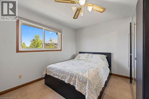 140 Solomon Crescent, Hamilton, ON - Indoor Photo Showing Bedroom