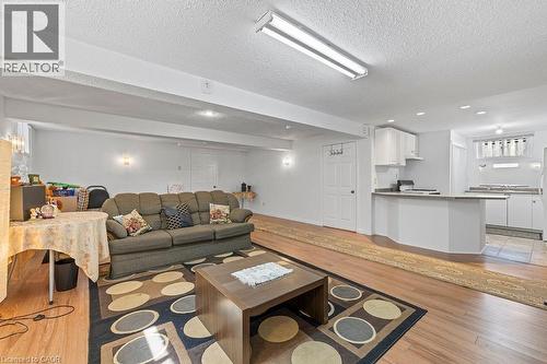 140 Solomon Crescent, Hamilton, ON - Indoor