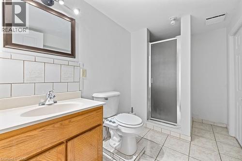140 Solomon Crescent, Hamilton, ON - Indoor Photo Showing Bathroom