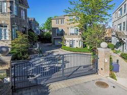 16 NAUTICAL LANE Toronto, ON M8V 4E7