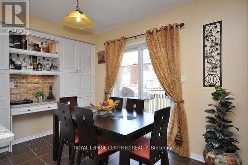 426 Orange Walk Crescent, Mississauga, ON - Indoor Photo Showing Dining Room