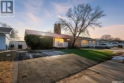 1317 Hochelaga STREET W  Moose Jaw, SK S6H 6C3