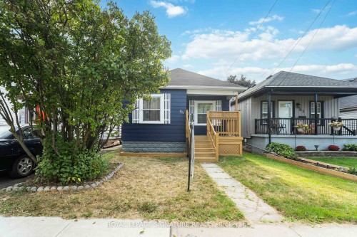 84 Frederick Avenue, Hamilton, ON - Outdoor With Deck Patio Veranda