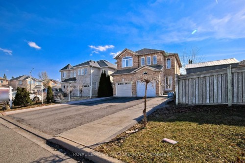 1066 Foxglove Place, Mississauga, ON 