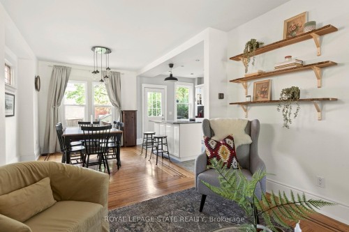 116 Homewood Avenue, Hamilton, ON - Indoor Photo Showing Living Room