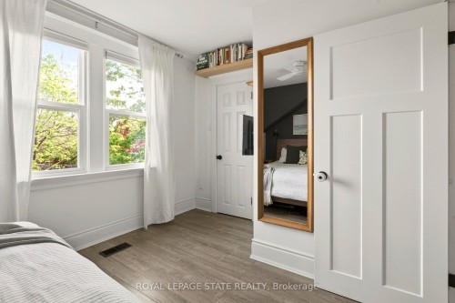 116 Homewood Avenue, Hamilton, ON - Indoor Photo Showing Bedroom