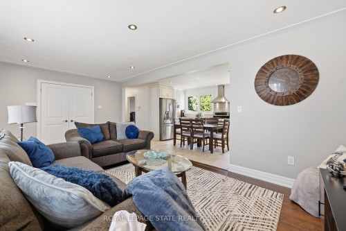 168 Nugent Drive, Hamilton, ON - Indoor Photo Showing Living Room