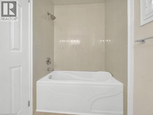 16 Glennie Court, Cambridge, ON - Indoor Photo Showing Bathroom
