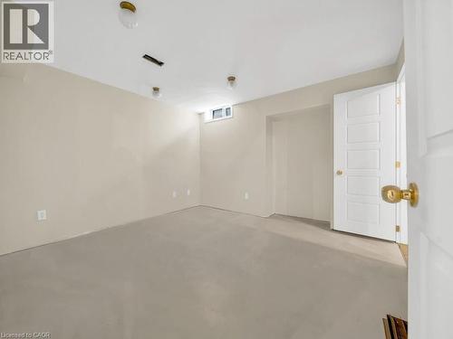 16 Glennie Court, Cambridge, ON - Indoor Photo Showing Other Room