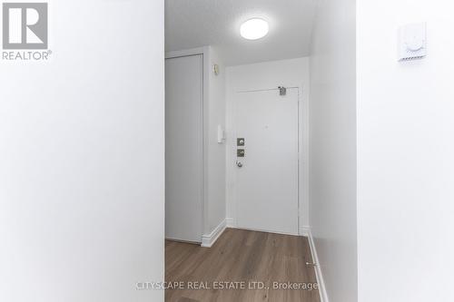 1005 - 940 CALEDONIA ROAD  Toronto, ON M6B 3Y4