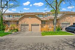 16 - 79 BRAEHEID AVENUE Hamilton, ON L8B 0C6