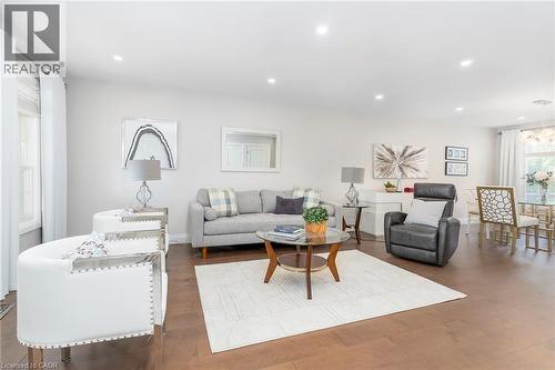 436 Goodram Drive, Burlington, ON - Indoor Photo Showing Living Room