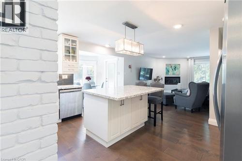 436 Goodram Drive, Burlington, ON - Indoor Photo Showing Kitchen
