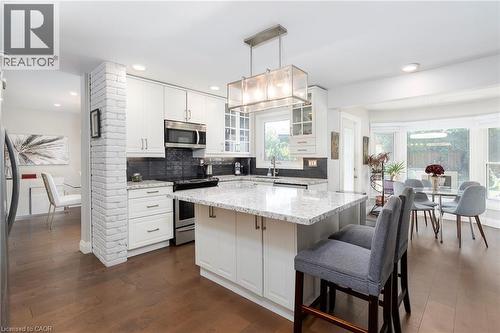 436 Goodram Drive, Burlington, ON - Indoor Photo Showing Kitchen