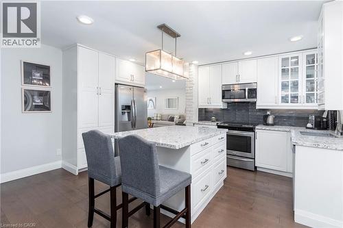 436 Goodram Drive, Burlington, ON - Indoor Photo Showing Kitchen With Upgraded Kitchen