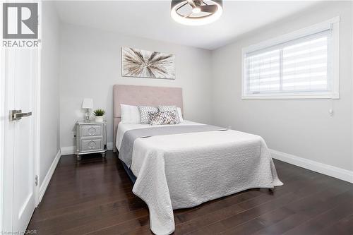 436 Goodram Drive, Burlington, ON - Indoor Photo Showing Bedroom