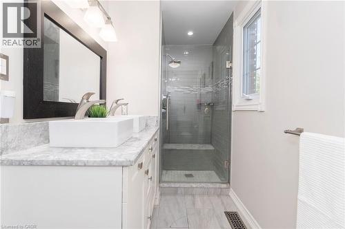 436 Goodram Drive, Burlington, ON - Indoor Photo Showing Bathroom