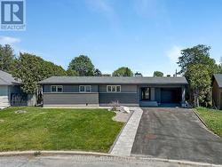 12 LARGO CRESCENT  Ottawa, ON K2G 3C7