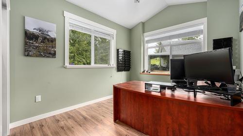 787 Crescent Bay Road, Nakusp, BC - Indoor Photo Showing Office