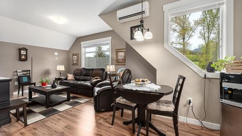 787 Crescent Bay Road, Nakusp, BC - Indoor