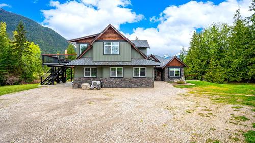787 Crescent Bay Road, Nakusp, BC - Outdoor