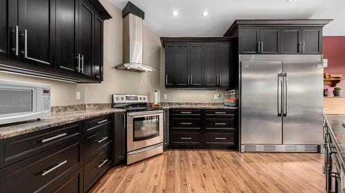 787 Crescent Bay Road, Nakusp, BC - Indoor Photo Showing Kitchen With Upgraded Kitchen