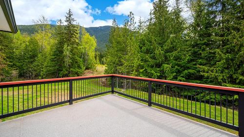 787 Crescent Bay Road, Nakusp, BC - Outdoor