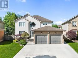 13 CRYSLER CRESCENT  Thorold (Confederation Heights), ON L2V 5A2