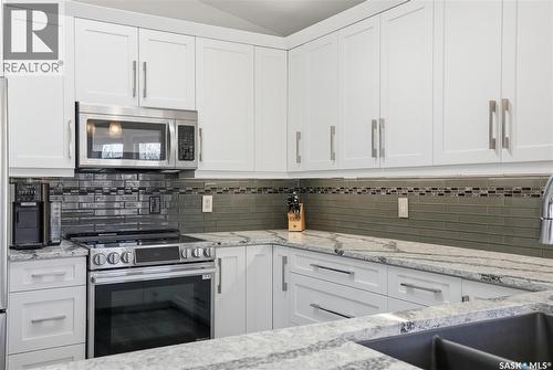 502 Le May Crescent, Saskatoon, SK - Indoor Photo Showing Kitchen With Upgraded Kitchen