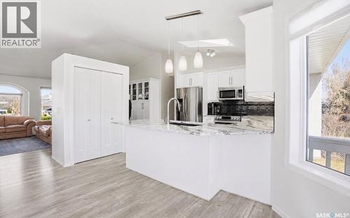 502 Le May Crescent, Saskatoon, SK - Indoor Photo Showing Kitchen
