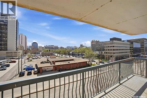 401 405 5Th Avenue N, Saskatoon, SK - Outdoor