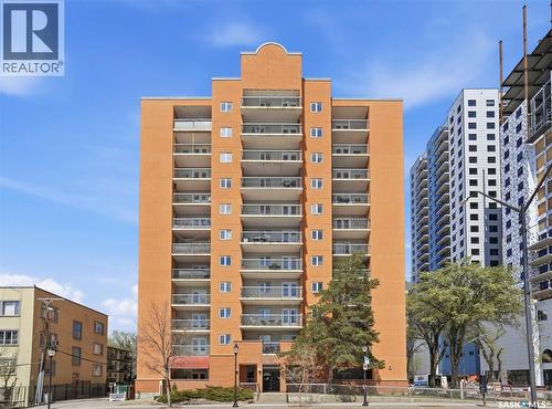 401 405 5Th Avenue N, Saskatoon, SK - Outdoor With Facade