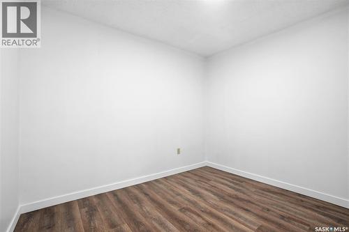 401 405 5Th Avenue N, Saskatoon, SK - Indoor Photo Showing Other Room