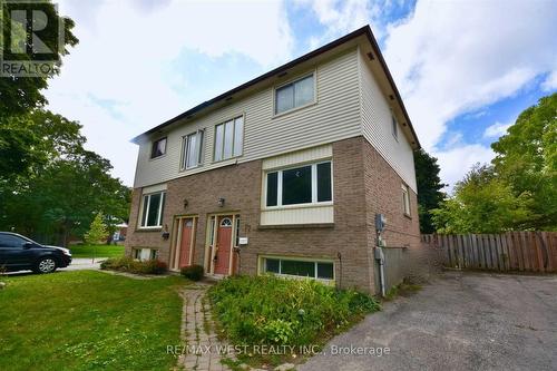 77 CARLTON ROAD  Barrie, ON L4M 5K8