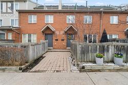 5 - 1241 PARKWEST PLACE  Mississauga, ON L5E 3J3