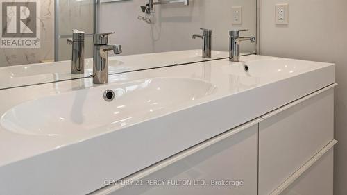 780 Galloway Crescent, Mississauga, ON - Indoor Photo Showing Bathroom