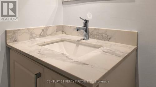 780 Galloway Crescent, Mississauga, ON - Indoor Photo Showing Bathroom