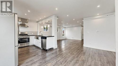 780 Galloway Crescent, Mississauga, ON - Indoor Photo Showing Kitchen With Upgraded Kitchen