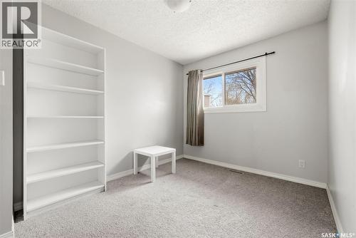 3834 Castle Road, Regina, SK - Indoor Photo Showing Other Room