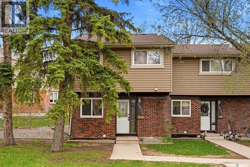 3834 Castle Road, Regina, SK - Outdoor