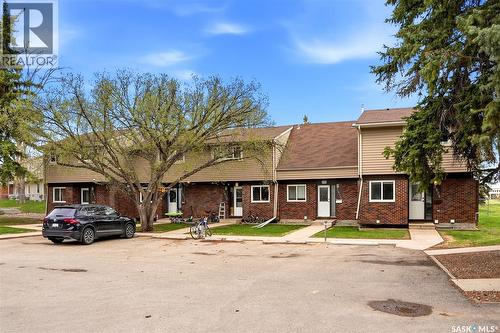 3834 Castle Road, Regina, SK - Outdoor