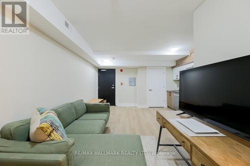 303 - 628 Danforth Avenue, Toronto, ON - Indoor